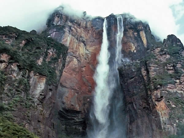 La Cascade de Salto Angel est la plus haute de la planète